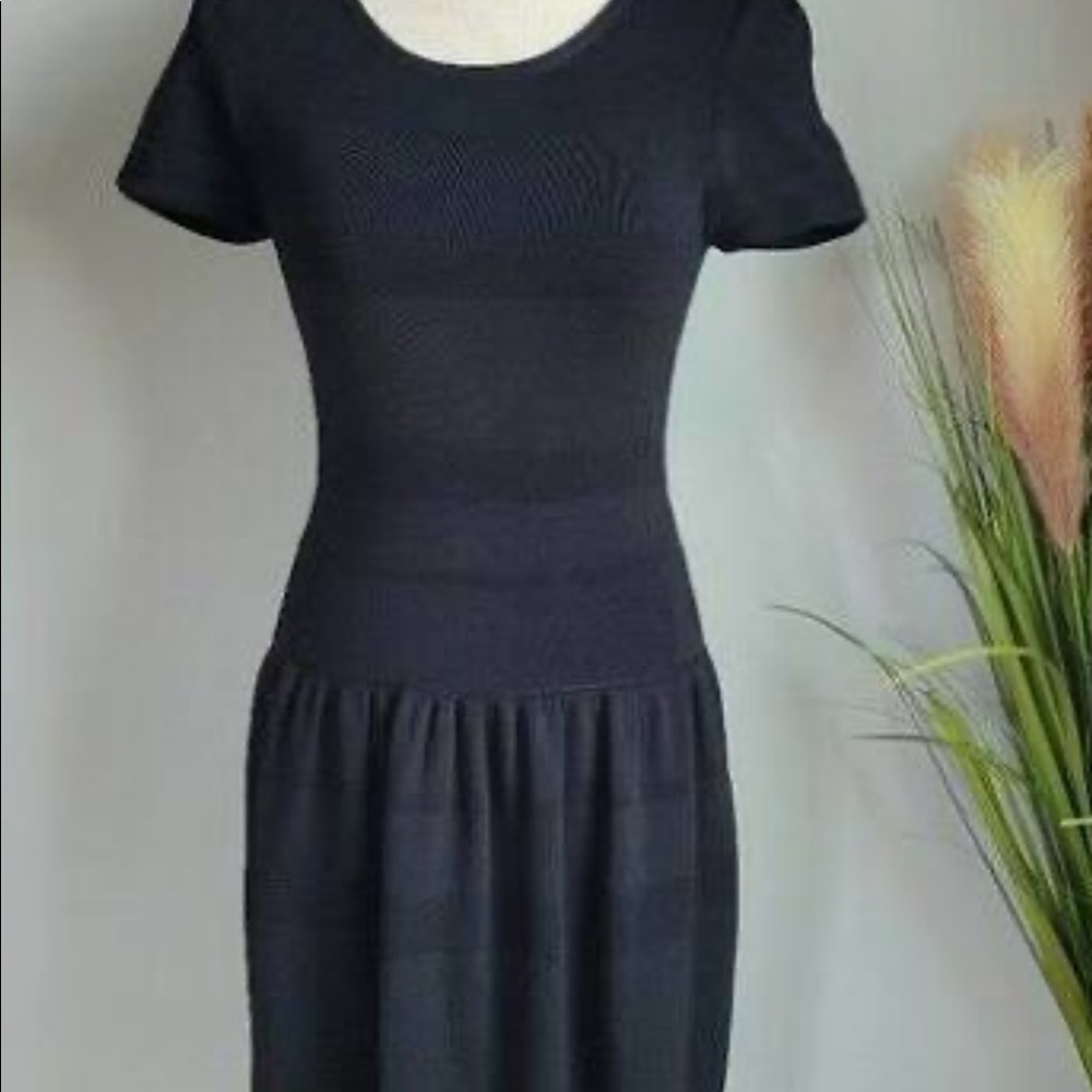 J McLaughlin Grace Jersey Stretchy Knit, Ribbed Stripes, Hook & Zip Back